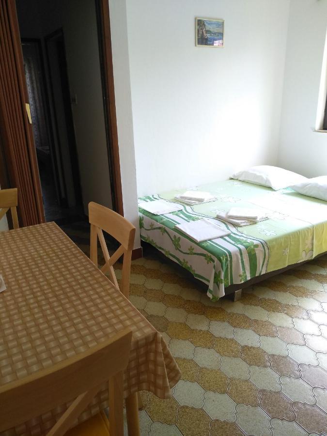 Apartments Vrsalovic Бол Экстерьер фото