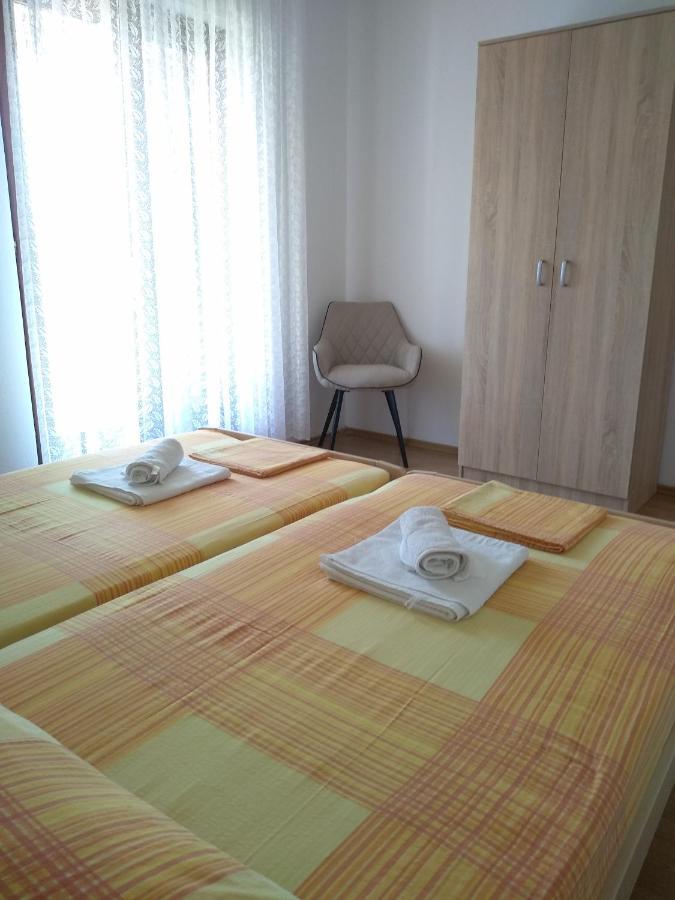 Apartments Vrsalovic Бол Экстерьер фото