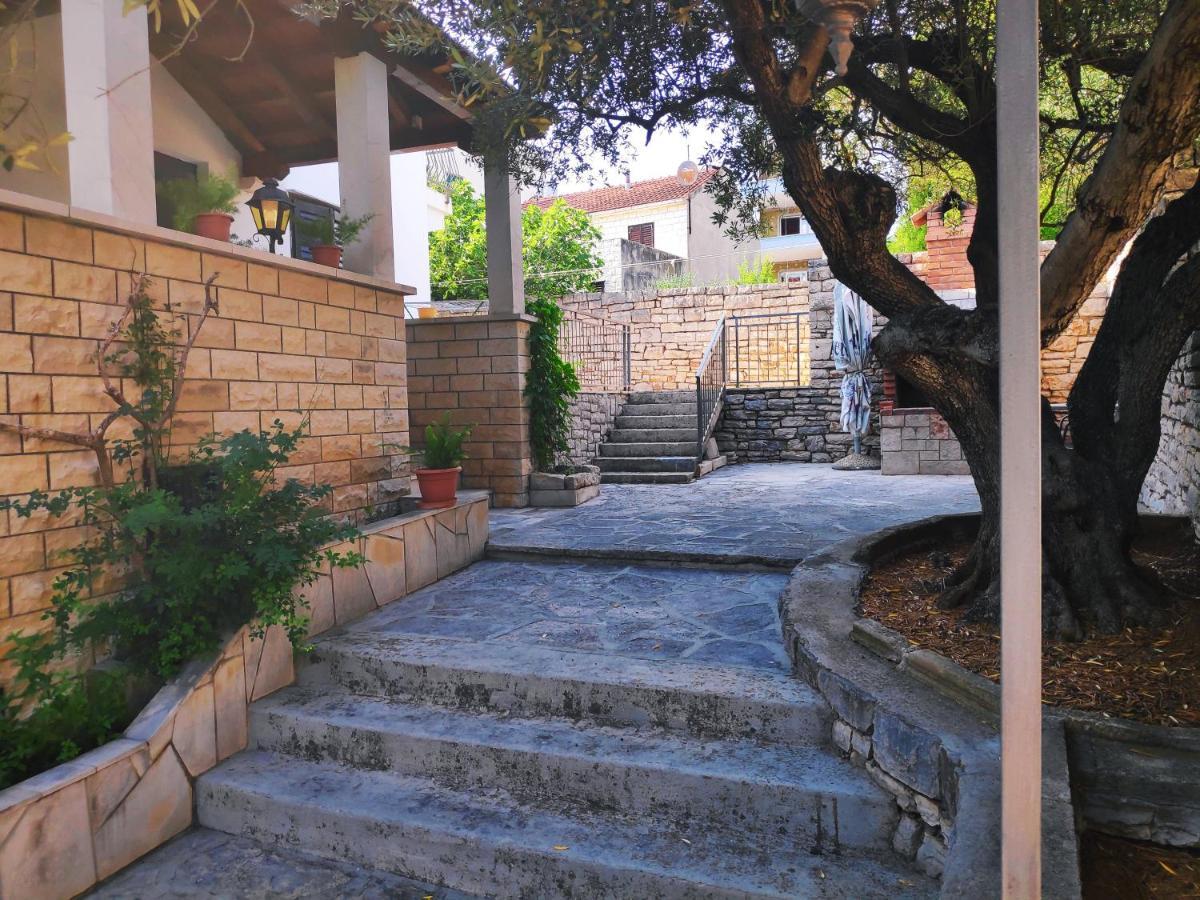 Apartments Vrsalovic Бол Экстерьер фото