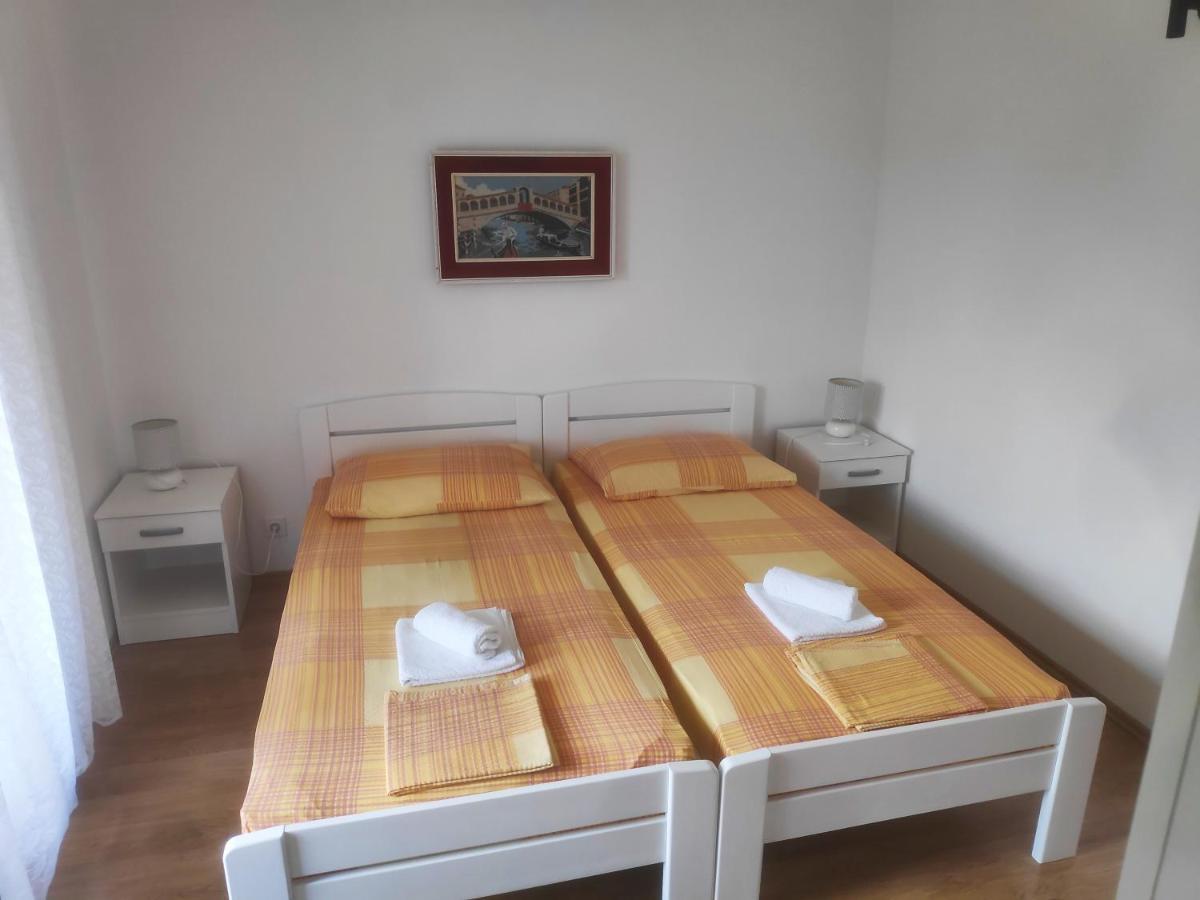 Apartments Vrsalovic Бол Экстерьер фото